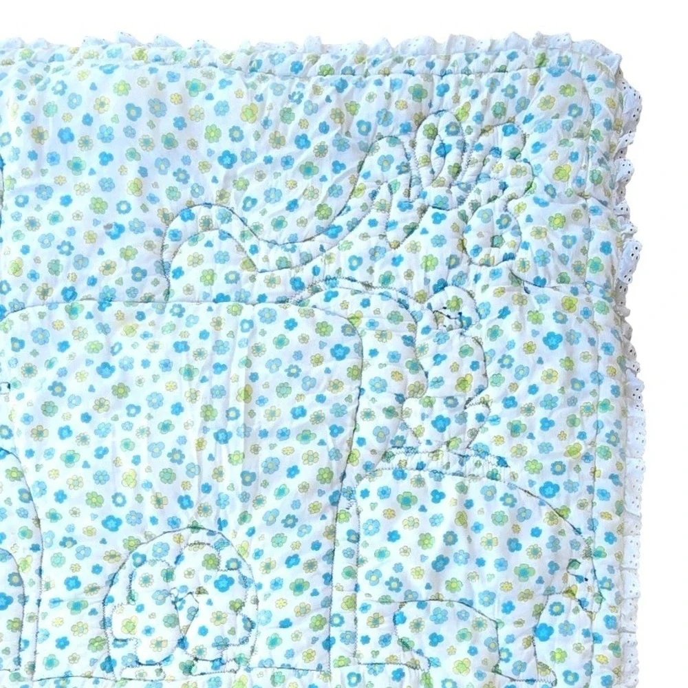 Vintage Handmade Style Animal Patchwork Baby Quilt Floral Eyelet Trim 36x32